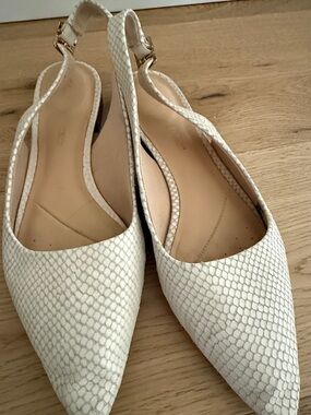 Clarks White Textured Pointed Slingback Flats